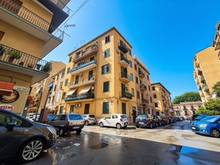 Trilocale in Affitto a Palermo, 450€, 90 m²
