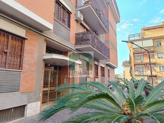 Trilocale in Vendita a Roma, 285'000€, 100 m²