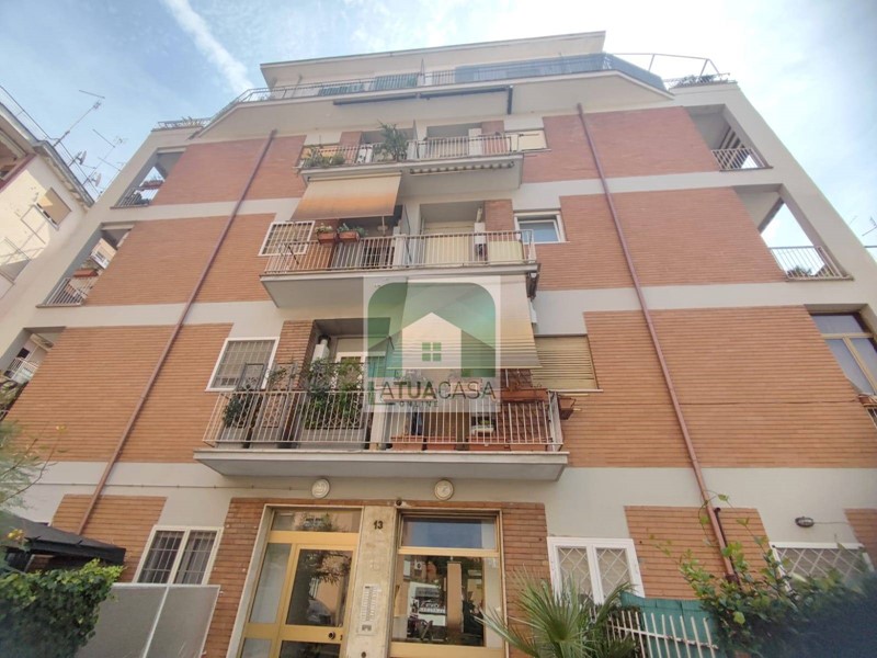 Trilocale in Vendita a Roma, 265'000€, 75 m²