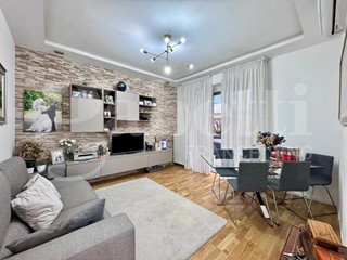 Trilocale in Vendita a Lecco, 180'000€, 86 m², arredato