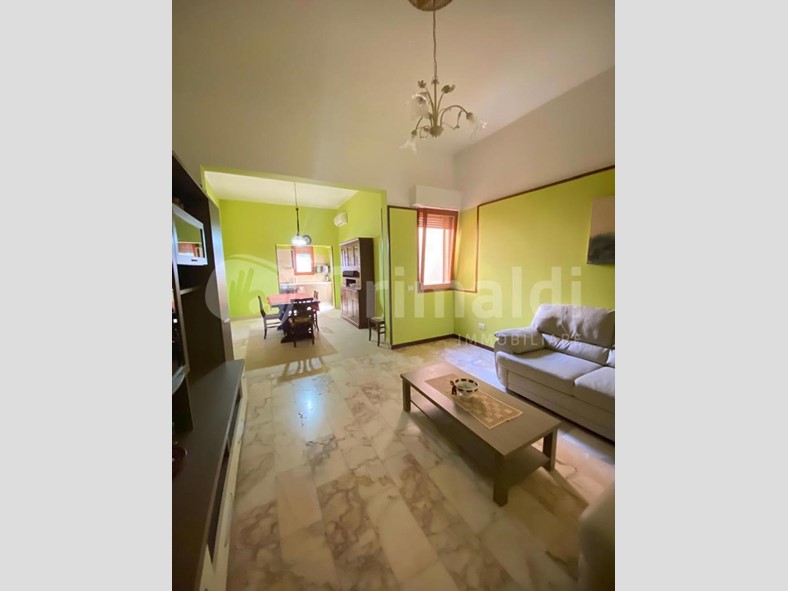 Casa Indipendente in Vendita a Neviano, 125'000€, 143 m², arredato, con Box