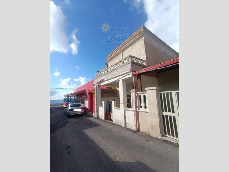 Immobile commerciale in Vendita a Lizzano, 430'000&euro;, 345 m², arredato