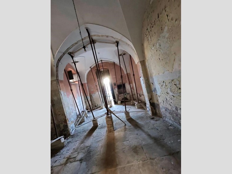 Negozio in Affitto a Brindisi, 1'000€, 70 m²