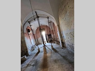 Negozio in Affitto a Brindisi, 1'000€, 70 m²