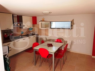 Villetta a schiera in Vendita a Marano Principato, 140'000€, 180 m², arredato