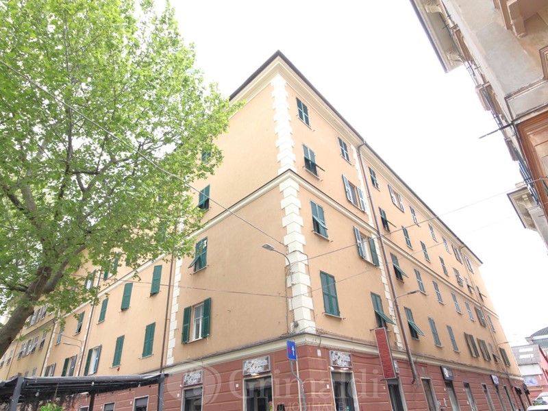 Appartamento in Vendita a Genova, 78'000&euro;, 103 m²