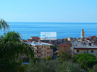 Casa Indipendente in Vendita a Santo Stefano al Mare, 749'000&euro;, 200 m²