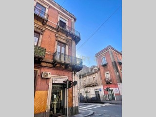 Quadrilocale in Vendita a Catania, 150'000€, 150 m²