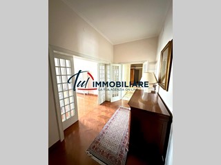 Appartamento in Vendita a Livorno, zona Calzabigi - Mameli, 395'000€, 150 m²