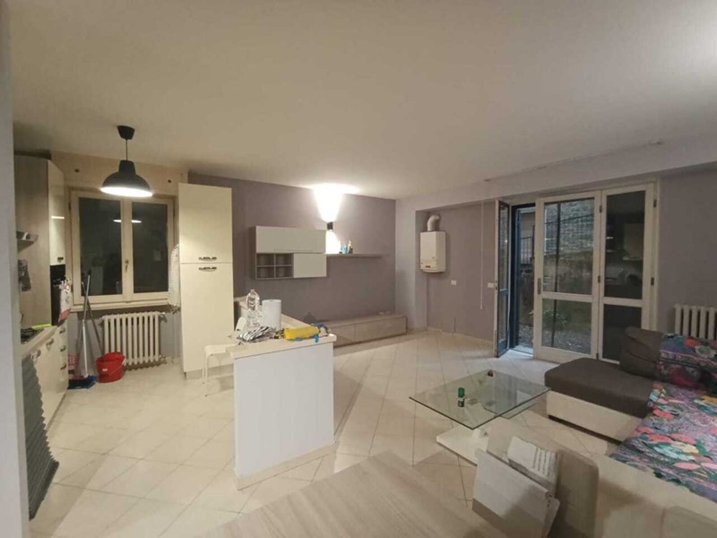 Appartamento in Affitto a Borgo Val di Taro, 650€, 65 m²