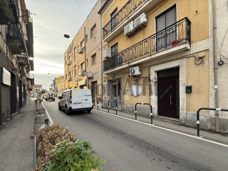 Capannone in Affitto a Catanzaro, zona Lido Corso, 550&euro;, 40 m²