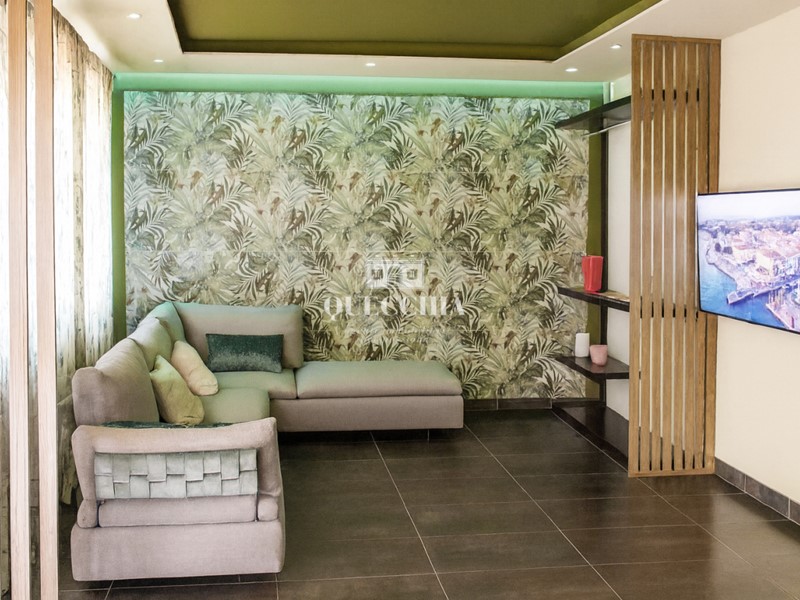 Bilocale in Vendita a Desenzano del Garda, 290'000&euro;, 65 m², arredato, con Box