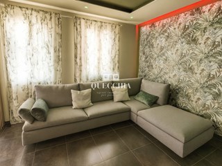 Bilocale in Vendita a Desenzano del Garda, 290'000&euro;, 65 m², arredato, con Box