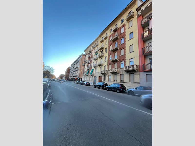 Trilocale in Affitto a Torino, zona Nizza Millefonti, 850€, 80 m², arredato