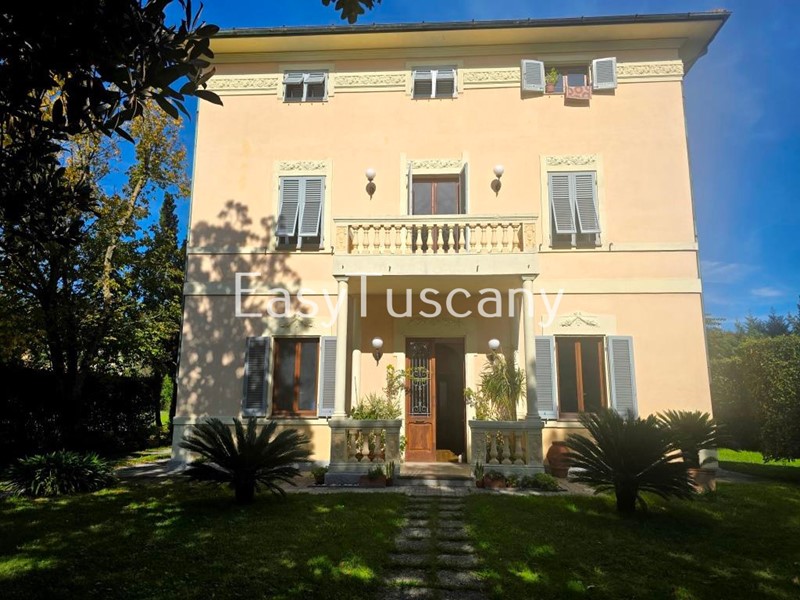 Casa Indipendente in Vendita a Porcari, 750'000&euro;, 322 m²