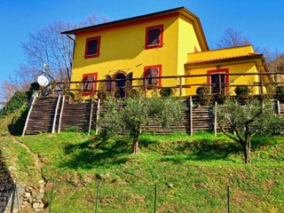 Casa Indipendente in Vendita a Fivizzano, 285'000€, 110 m², arredato