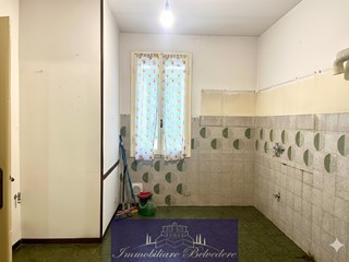 Appartamento in Vendita a Firenze, zona San Jacopino, 450'000€, 130 m²