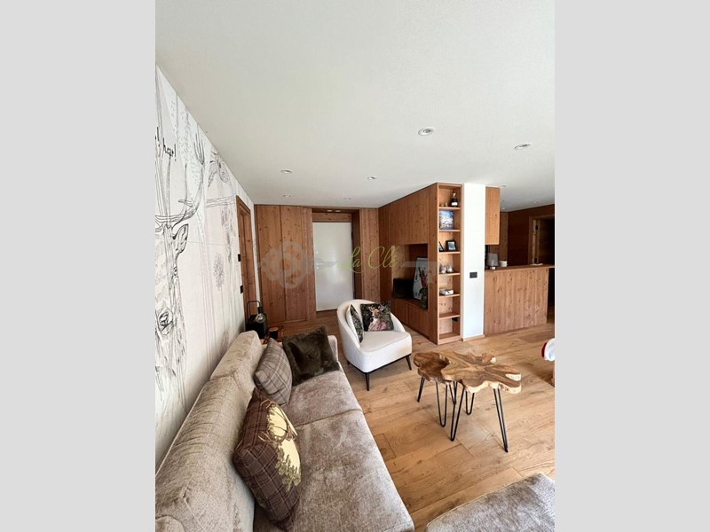 Appartamento in Affitto a Valtournenche, zona Breuil-cervinia, 50'000€, , arredato, con Box