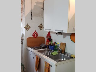 Monolocale in Affitto a Parma, zona Oltretorrente, 300€, 20 m², arredato