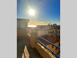 Quadrilocale in Vendita a Sanremo, 265'000&euro;, 95 m²