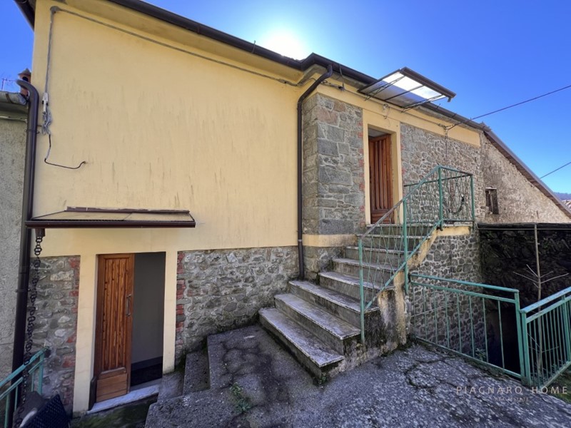 Casale in Vendita a Filattiera, 22'000€, 190 m²