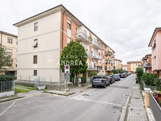 Appartamento in Vendita a Pontedera, 165'000&euro;, 130 m², arredato, con Box