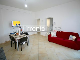 Trilocale in Vendita a Pisa, zona Calambrone, 240'000&euro;, 80 m², arredato, con Box