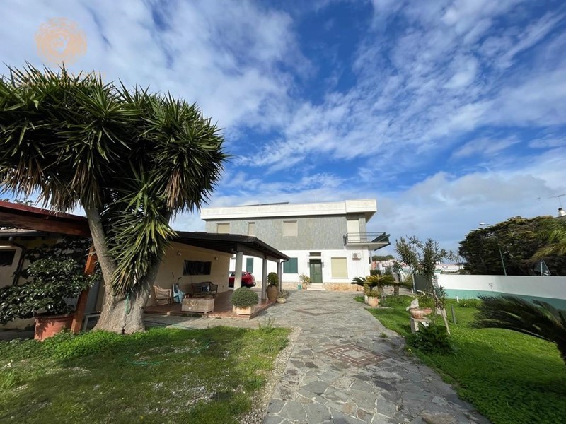 Villa in Vendita a Gagliano del Capo, 495'000&euro;, 548 m²