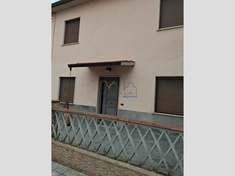 Casa Indipendente in Vendita a San Giuliano Terme, zona Pappiana, 239'000&euro;, 100 m², con Box