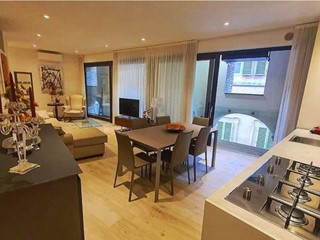 Quadrilocale in Vendita a Siena, 650'000€, 111 m², arredato, con Box