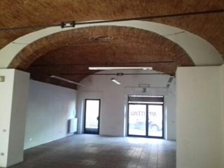 Immobile commerciale in Vendita a Lucca, zona San Marco, 210'000€, 90 m²