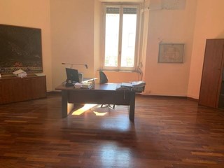 Ufficio in Vendita a Livorno, 330'000&euro;, 300 m²