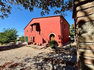 Casale in Vendita a Fauglia, 695'000&euro;, 310 m²