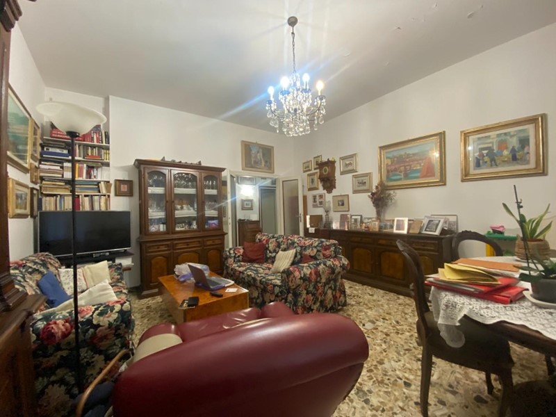 Appartamento in Vendita a Scandicci, zona Ponte a Vingone, 310'000&euro;, 125 m²