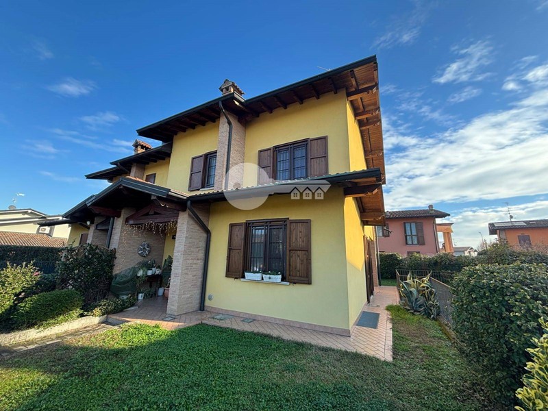 Casa Semi Indipendente in Vendita a Manerbio, 360'000&euro;, 175 m²