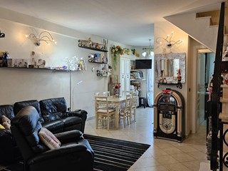 Villetta a schiera in Vendita a Colli al Metauro, 178'000&euro;, 110 m²