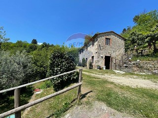 Attività commerciale in Vendita a Pescaglia, 800'000&euro;, 394 m²