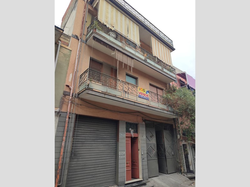 Appartamento in Vendita a Paternò, 95'000€, 200 m²