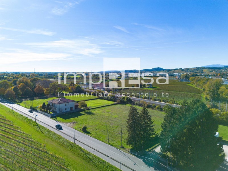 Terreno edificabile in Vendita a Santa Lucia di Piave, 110'000&euro;, 4720 m²
