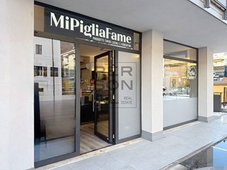 Negozio in Vendita a Trento, 43 m²