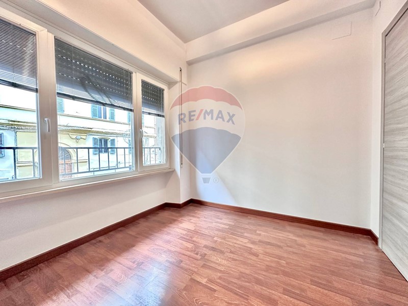 Ufficio in Affitto a Ancona, 650&euro;, 70 m²