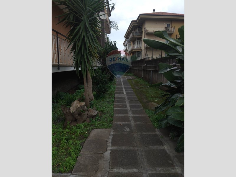 Appartamento in Vendita a Fiumefreddo di Sicilia, 95'000€, 115 m²