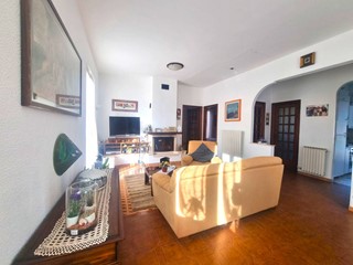 Appartamento in Vendita a Orco Feglino, 295'000€, 230 m²