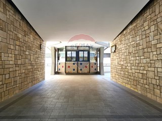 Bilocale in Vendita a Roma, 249'000€, 77 m²