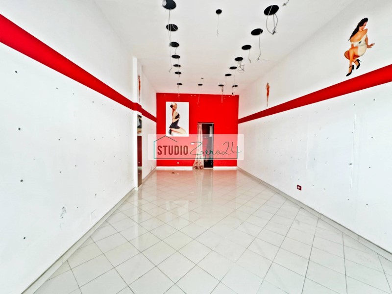 Immobile commerciale in Vendita a Massa, 89'000&euro;, 102 m²