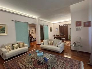 Appartamento in Vendita a Firenze, 900'000€, 220 m²