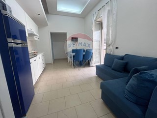 Trilocale in Affitto a Napoli, 1'000€, 65 m²