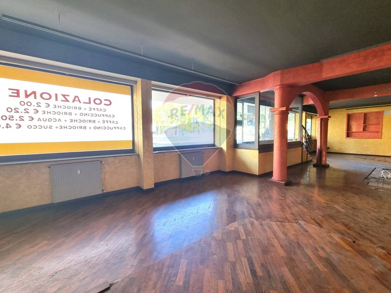 Immobile commerciale in Vendita a Monza, 495'000&euro;, 567 m²