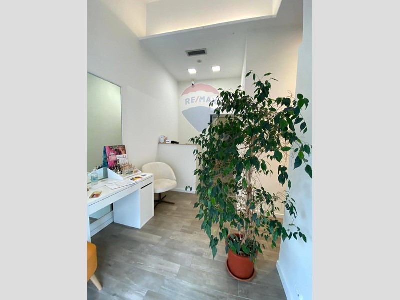 Attività commerciale in Vendita a Milano, 37'000&euro;, 70 m²