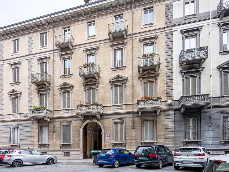 Appartamento in Vendita a Torino, 715'000€, 190 m²
